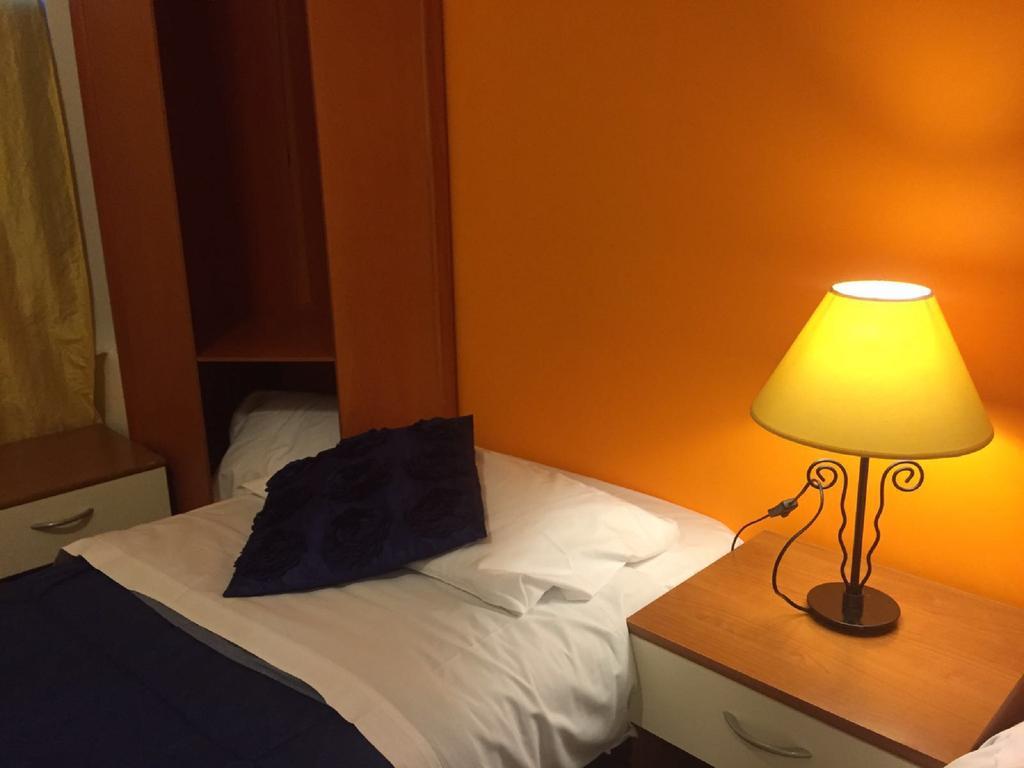 Moon House B&B กาญารี ภายนอก รูปภาพ