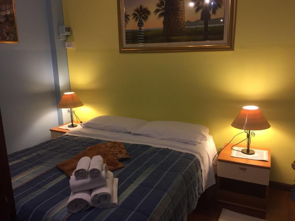 Moon House B&B กาญารี ภายนอก รูปภาพ